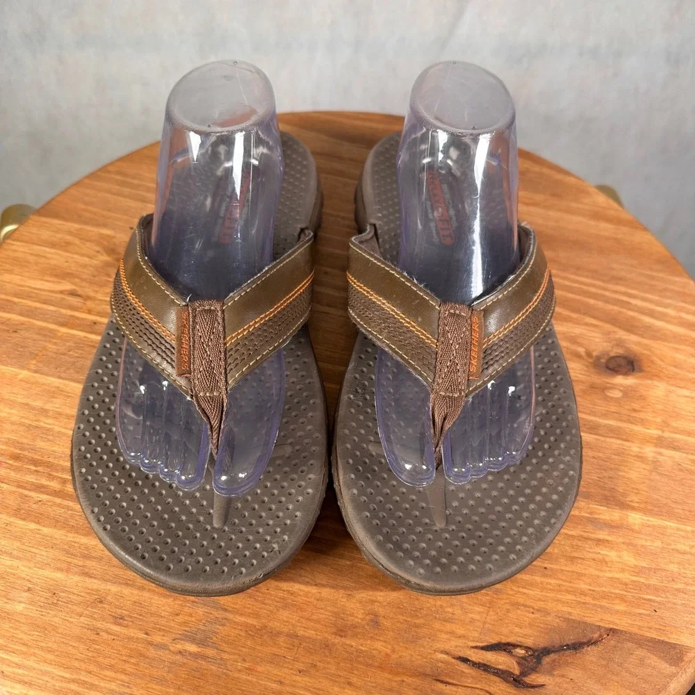 Skechers Flip Flop Sandals Mens 9.5 Brown Excellent Relaxed Fit Memory Foam 360